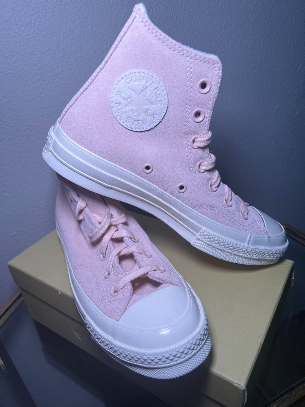 'NEW' PALE PINK SUEDE CONVERSE SIZE 8